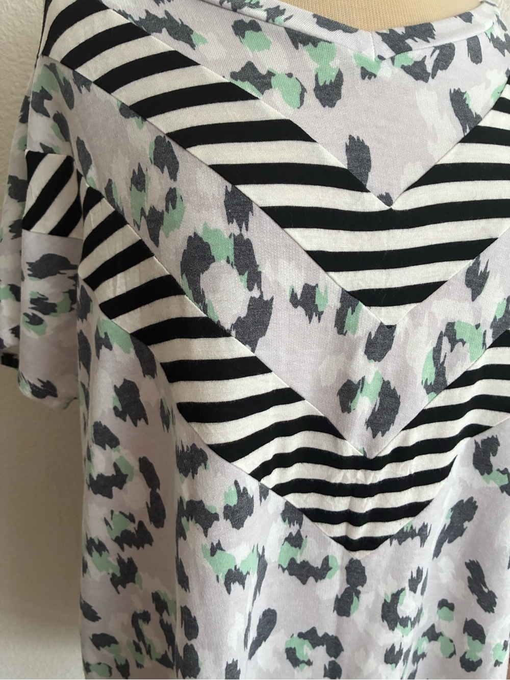 Sew In Love tee - Picture 3 of 7
